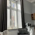 Perfect Place To In City Center 28m2 W1 아파트 *