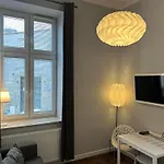 Perfect Place To In City Center 28m2 W1 아파트 *